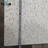 Panneaux acoustiques suspendus pour marché africain, système d'insonorisation de plafond, dalles acoustiques 60x60