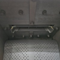 Machine de nettoyage par sablage à bande rotative compacte CE Advanced pour fonderies, haute précision, avec moteur PLC, boîte de vitesses et pompe
