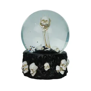 Produttore all'ingrosso personalizzato Snow Globe regali e artigianato figurina in resina inserto ornamenti globo di neve su Halloween e natale