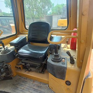 รถดันดินมือสอง Caterpillar CATD5G D5m D5k D6d รุ่นมินิ ปี 2018 ความจุ 4.3 เมตร น้ำหนัก 10200 กิโลกรัม พร้อมเครื่องยนต์และปั๊ม ขาย - Product Image 6