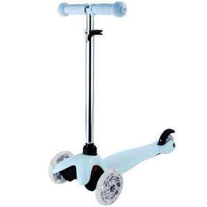 Children's Scooter 3 Wheels Height Adjustable With <b>Lights</b> For Ages 3-6 Years Pink Color - Product Image 5