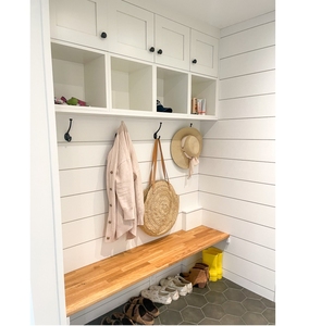 Mueble de entrada de lujo CANA, diseño personalizado, color blanco puro, con panel trasero con espejo y estante superior. - Product Image 4