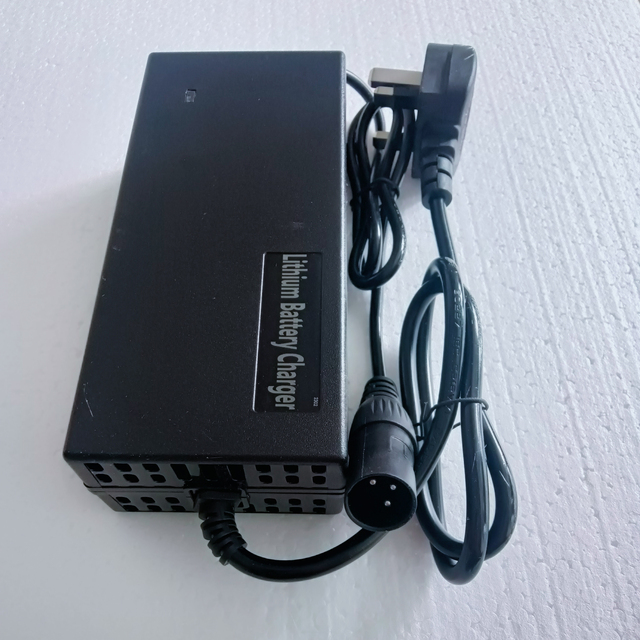 10 Series Fast Charging 36V Dc 42V Lithium Ion Battery Charger with XLR-3 5A for Electric Vehicle Car