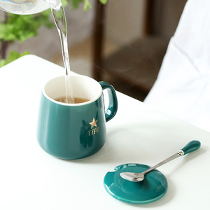 Taza de cerámica con tapa y cuchara, diseño de logotipo, estilo minimalista, para café, té, juego de regalo. - Product Image 3