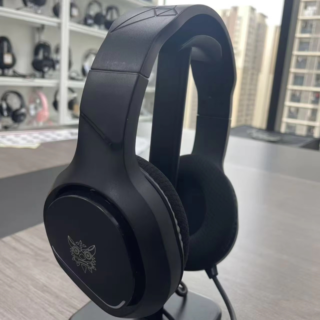 Wired Gaming Headset with LED Light Noise Cancelling Computer Headset with Microphone X31