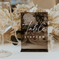 Support de numéros de table de mariage en acrylique à arc transparent avec carte de place en plexiglas à dessus arqué vierge et porte-numéros de table