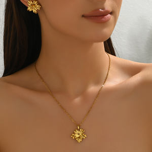 <span class=keywords><strong>Collana</strong></span> Trendy in acciaio inox placcato oro <span class=keywords><strong>con</strong></span> orecchini <span class=keywords><strong>margherita</strong></span> motivo a forma di fiore catena a maglia - Product Image 1