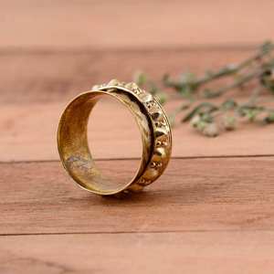 Bague tournante de méditation unisexe en laiton fait main avec sertissage clos et plaqué or 14K, style bohème unique - Product Image 3
