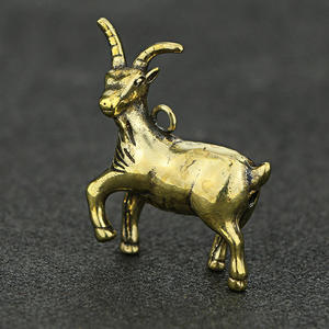 Hayvan pirinç keçi heykeli dekoratif oyuncak keçi kolye el sanatları - Product Image 3