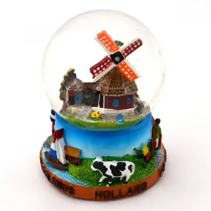Custom 45 65 mm resin dutch souvenir Tourist Collection Netherlands water glass ball Holland windmill cow Snow globe