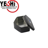 Boîte en métal noir durable de forme unique en forme de bouclier avec couvercle gaufré pour compléments sportifs et accessoires technologiques