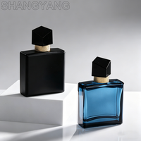 Vente en gros de flacons de parfum modernes et luxueux de 50 ml, carrés plats, couleur originale personnalisée, verre avec bouchon noir et vaporisateur à pompe