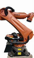Robot industriel KUKA KR240 R2500 Prime FLR avec une charge utile de 240 kg, une portée de 2500 mm et un moteur pour le soudage automobile et les levages lourds