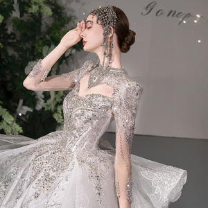 Vestido de Novia Moderno GT129 Estilo Princesa con Apliques de Diamantes Brillantes y Pedrería, Cola Capilla, Romántico y Elegante - Product Image 3