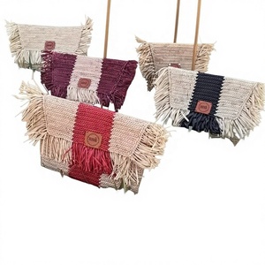 Pochette Bohème en Raphia au Crochet avec Franges à Pompons, Motif Géométrique, Sac à Main d'Été pour Femme, Bandoulière Réglable, Fermeture à Rabat - Product Image 1