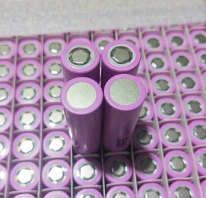 Décharge DMEGC <span class=keywords><strong>18650</strong></span> <span class=keywords><strong>26E</strong></span> 3.6V 2600mAh Max 3C de haute qualité pour batterie de vélo électrique Batteries au lithium-ion cylindriques élevées - Product Image 3