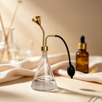 Flacon de dégustation polyvalent avec finition laiton pour les stands de dégustation de café, de liqueurs et de parfums