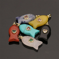Pendentif Charme Plaqué Or 18K pour Femme, Orné de Pierres Précieuses Naturelles, Zircon, Obsidienne Noire, Jade Jaune, Cristal Blanc, Motif Poisson, Idéal Cadeau de Fête