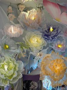 Papel de organza de seda free-standing criativo personalizado automático abertura e fechamento flor artificial para decoração do casamento - Product Image 2
