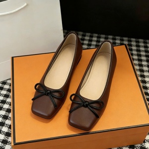 נעלי מעצבים בסיטונאות במפעל <span class=keywords><strong>2026</strong></span> חדשות סִגְנוֹן נעלי יוקרה שטוחות לנשים באיכות גבוהה ואופנתיות - Product Image 2