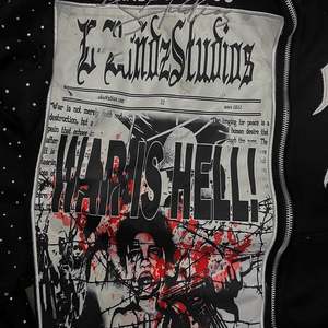 Ropa de calle personalizada French Terry Full up Rhinestones Parche desgastado Bordado Recortado Raw Hem Curved Hoodies Hombres - Product Image 5