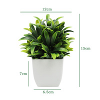 Plantes Artificielles en Pots Miniatures OEM/ODM en Gros, Eucalyptus Vaporisé pour Maison et Bureau