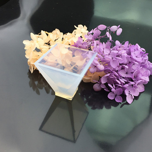 แม่พิมพ์เรซิ่นซิลิโคนรูปสามเหลี่ยมทรงพีระมิดแบบ DIY เป็นมิตรกับสิ่งแวดล้อม สำหรับงานเรซิ่นอีพ็อกซี่ พร้อมถุง OPP - Product Image 3