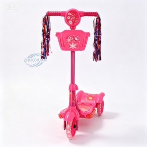 Trottinette pour enfants colorée pour les sports de plein air, design à deux roues, frein manuel, emballée dans une boîte colorée - Product Image 2