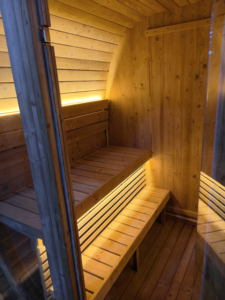 Sauna traditionnel à vapeur pour 4 adultes, cabane extérieure en cèdre et épicéa carbonisé, sauna personnalisable pour jardin et villa - Product Image 6