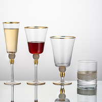 Verre à vin clouté "Diamant" étincelant à longue tige avec strass