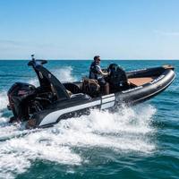 Bateau semi-rigide Premium 5,8 m en Hypalon PVC, coque en fibre de verre à fond en V profond, console centrale, bateau d'exploration écologique