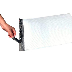 Enveloppe d'expédition en poly rembourrée résistante à l'eau personnalisée Sacs d'expédition de papier bulle en plastique pour l'expédition - Product Image 4