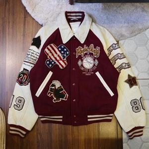 Chaqueta Deportiva Retro para Hombre con Múltiples Parches Bordados, Apta para el Estilo Retro Y2K y las Tendencias de Moda Urbana - Product Image 4