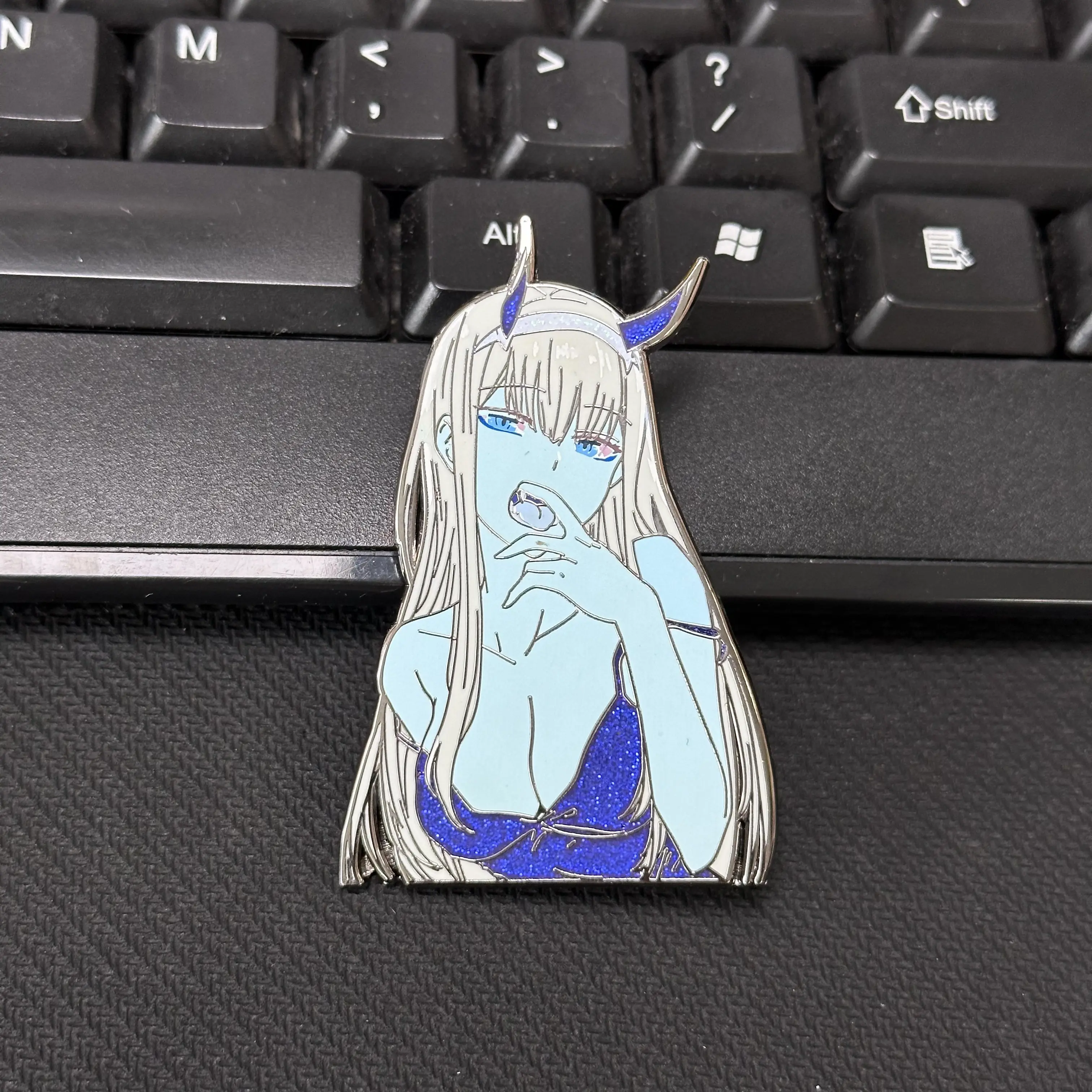 No Minimum Lapel Pin Metal Badge Rose Gold Plated Glitter Anime Cartoon Soft Hard Enamel Pin Custom