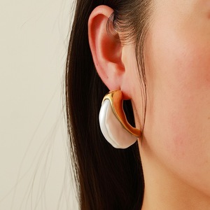 Pendientes de luna creciente de acero inoxidable con baño de oro de 18k, diseño geométrico para joyería de moda. - Product Image 2