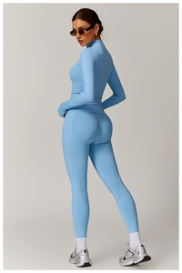Ensemble 4 pièces de vêtements de yoga pour femmes avec logo personnalisé : soutien-gorge dos nu, veste zippée, short cycliste, tenue de sport formelle respirante et à séchage rapide - Product Image 6