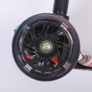 Hot Selling New Graffiti Children's Non-folding Three-wheeled <strong>Wiggle</strong> Car Adjustable Flash Wheel Children's <strong>Scooter</strong> - Product Image 4