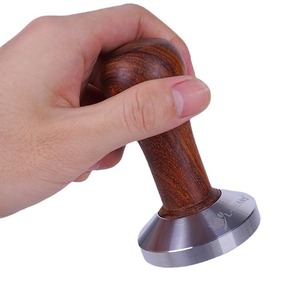 L-Beans Rosewood Coffee Tamper 58mm, poignée incurvée en acier inoxydable pour la préparation de l'espresso - Product Image 1