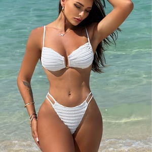 Ensemble bikini 2 pièces pour femme, style halter, avec détails métalliques en U, haut bandeau dos nu, coupe haute, en Spandex/Polyester, maillot de bain à séchage rapide, vente en gros - Product Image 2