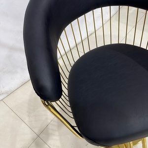 Fauteuil de Barbier Ergonomique Inclinable avec Coussin en Mousse Épaisse, Repose-Pieds Antidérapant Durable et Cadre Métallique Antirouille pour Salon de Coiffure - Product Image 5