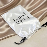 Pochette en satin de soie doux de haute qualité avec cordon de serrage, sac en tissu personnalisé avec logo imprimé pour le rangement et l'emballage de bijoux