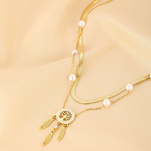 <span class=keywords><strong>Collana</strong></span> in acciaio inossidabile con catena a serpente a doppio strato <span class=keywords><strong>di</strong></span> ultima moda <span class=keywords><strong>collana</strong></span> <span class=keywords><strong>di</strong></span> perle con nappe <span class=keywords><strong>di</strong></span> <span class=keywords><strong>piume</strong></span> pendenti placcate in oro - Product Image 1