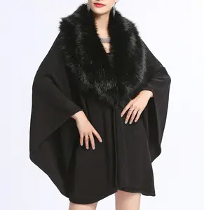 Pabrik Kustom OEM ODM 2019 Desain Musim Dingin Faux Fur Trims Wanita Poncho Coat