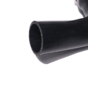 Pièces automobiles Pièces de voiture de couleur noire Tuyau de refroidisseur intermédiaire 1635016182 pour <span class=keywords><strong>Mercedes</strong></span>-Benz Classe M <span class=keywords><strong>W163</strong></span> <span class=keywords><strong>ML</strong></span> <span class=keywords><strong>270</strong></span> <span class=keywords><strong>CDI</strong></span> 1997-2005 - Product Image 5