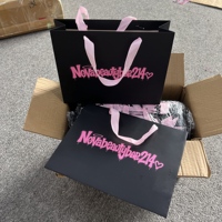 Sacs cadeaux en carton kraft de style luxueux avec logo personnalisé pour les petites entreprises avec poignée en ruban