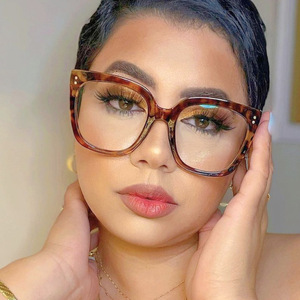 Euro-American <strong>Square</strong> Eyeglasses <strong>Gold</strong> Studded Perforated Design Anti-Blue Light Plain Lenses Instagram-Trendy <strong>Frames</strong> - Product Image 2