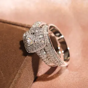 Venta rápida diamante completo micro incrustaciones pareja princesa cuadrado diamante conjunto anillo moda europea y americana compromiso de lujo Rin