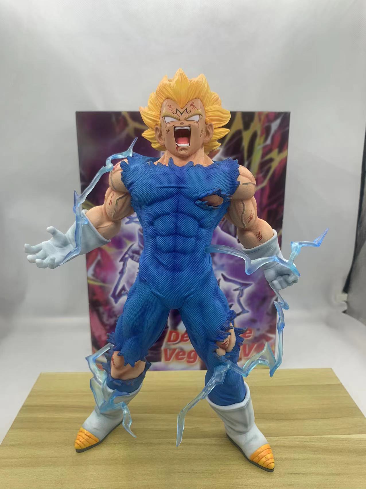 Self-destructing vegeta-stand 28CM