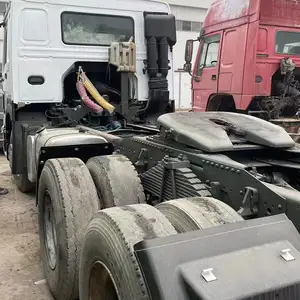 2018 yıl 371HP kullanılan 40 Ton römork kamyon Sinotruk HOWO 10 tekerlekli traktör kamyon kafa düşük kilometre ile ucuz fiyat