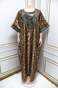 เดรสสั้นแขนสั้นลายเสือดาวประดับเลื่อมสไตล์แอฟริกันพร้อมผ้าโพกศีรษะสำหรับผู้หญิงแฟชั่นมาใหม่ - Product Image 5